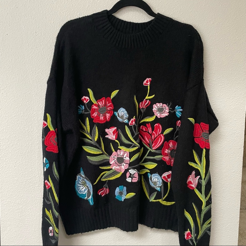 Embroidered floral crew neck sweater